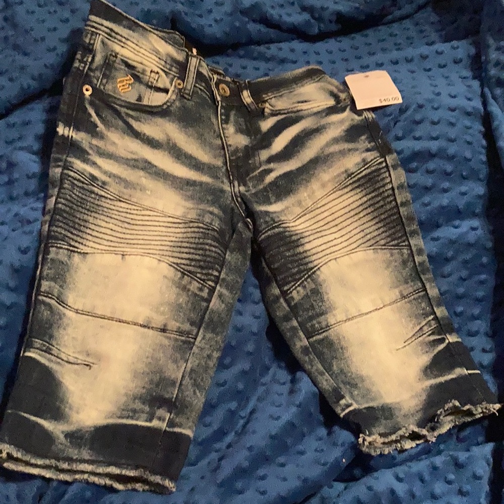 Girls size 10 Rocawear shorts.